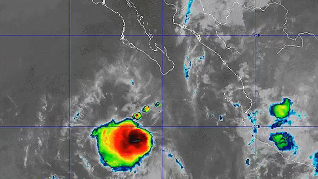 Imagem de satlite mostra a tempestade tropical Henriette se movendo no oceano Pacfico, ao sudeste da Baixa Califrnia. Crdito: NOAA.  