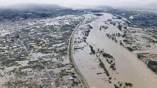 Imagem area do rio Chikuma que transbordou na provncia de Nagano e atingiu mais outras cinco cidades. Crdito: portal mie 