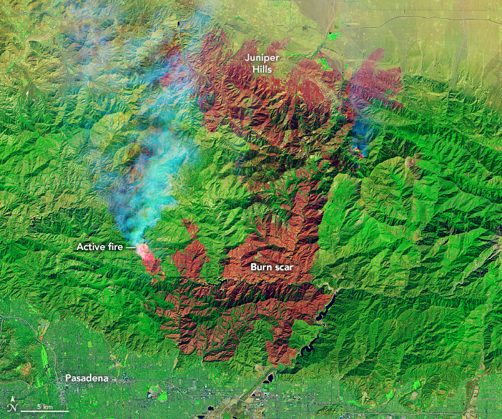 Imagem de satlite mostra o incndio Bobcat ativo e a grande rea devastada pelo fogo em 21 de setembro. Crdito: NASA.
