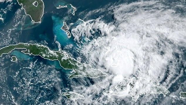 Imagem de satlite mostra o furaco Isaias sobre o Caribe. Nesta sexta-feira, a tormenta chega s Bahamas, aps passar por Porto Rico e a Repblica Dominicana. Crdito: NOAA/GOES