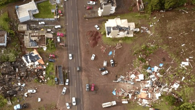 Destruição em Descanso após provável tornado ter atingido o município na última quarta-feira. Crédito: Defesa Civil de SC.