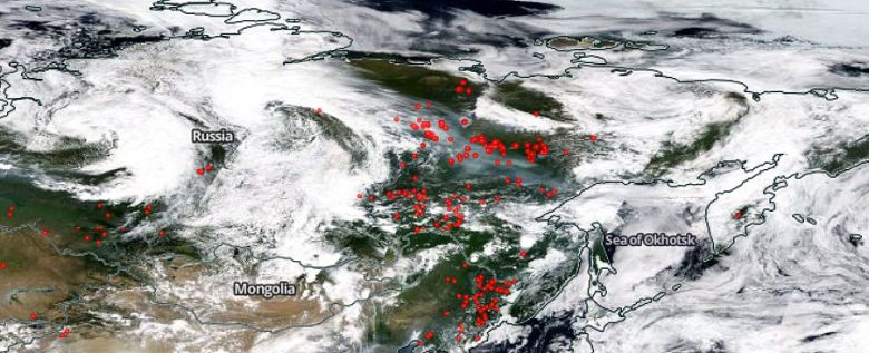Focos de incndio detectados pelos satlites Terra e Aqua da Nasa no leste da Sibria dia 16 de julho de 2020. Crdito: Worldview/Nasa.