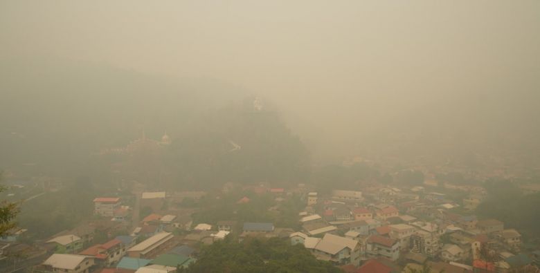 Fumaa cobre a regio de Mae Sai, no extremo norte da Tailndia, fronteira com Mianmar. Os incndios se alastraram pela regio no ltimo ms. Crdito: Imagens divulgadas pelo twitter @wannasingh<BR>