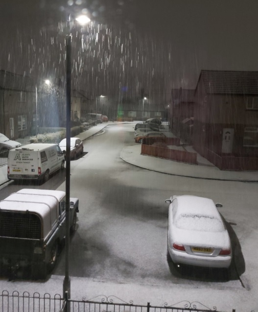 Nevasca atinge a Esccia durante a noite da segunda-feira. Crdito: Imagem divulgada pelo twitter @Lee60995042