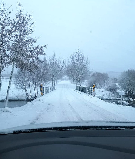 Amanhecer branco pela neve em Montalegre. Crdito: Imagem divulgada por @MeteoTransOsMontes/Luis Gonalves