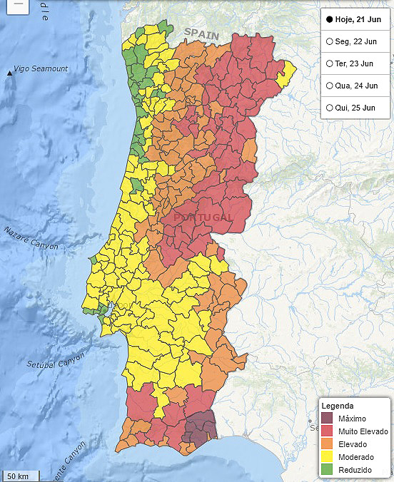 Risco de fogo permanece elevado em muitas reas de Portugal. Mapa desta segunda-feira. Crdito: IPMA.