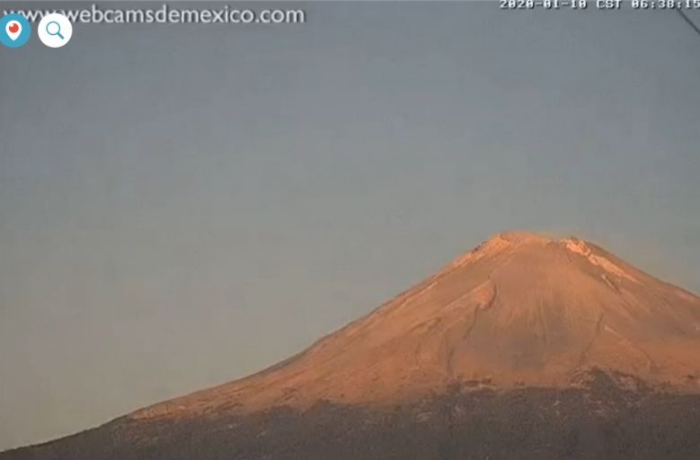 Imagem do vulco Popocatpetl na manh desta sexta-feira, dia 10. Crdito: Webcams de Mxico.  