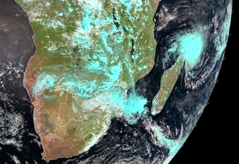 Imagem de satlite mostra a posio do ciclone tropical Eloise ao nordeste de Madagascar nesta segunda-feira, dia 18. Eloise deve tocar o solo da regio amanh. Crdito: EUMETSAT/Apolo11.
