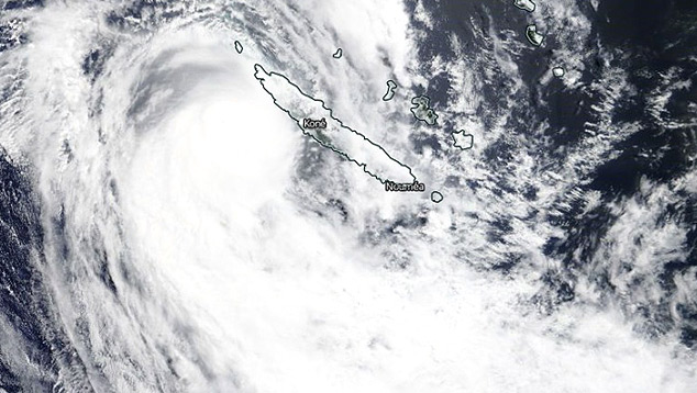 Imagem de satlite mostra o ciclone tropical Niran j na categoria 4, na escala de ventos Saffir-Simpson, chegando a Nova Calednia no dia 6. Crdito: Worldview/NASA 