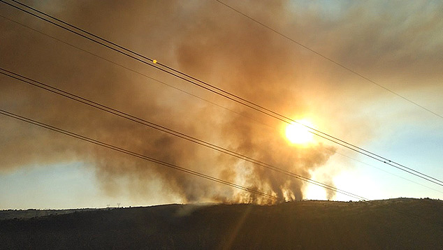 Foco de incndio se alastrou na regio de Meirinhos nos Arribes do Douro durante o fim de semana. Crdito: Imagem divulgada pelo twitter @UndrewJ 