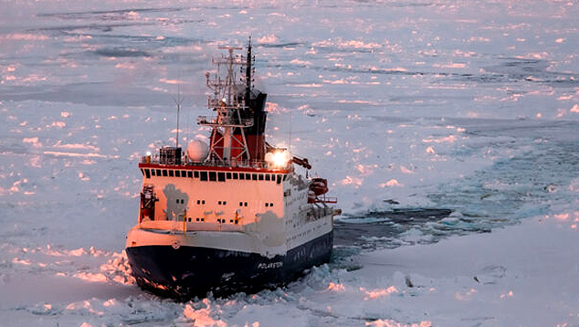 Navio de pesquisa Polarstern em expedio pelo Mar de Weddell. Crdito: Divulgao Instituto Alfred-Wegener(AWI)/Hoppmann/DLH  