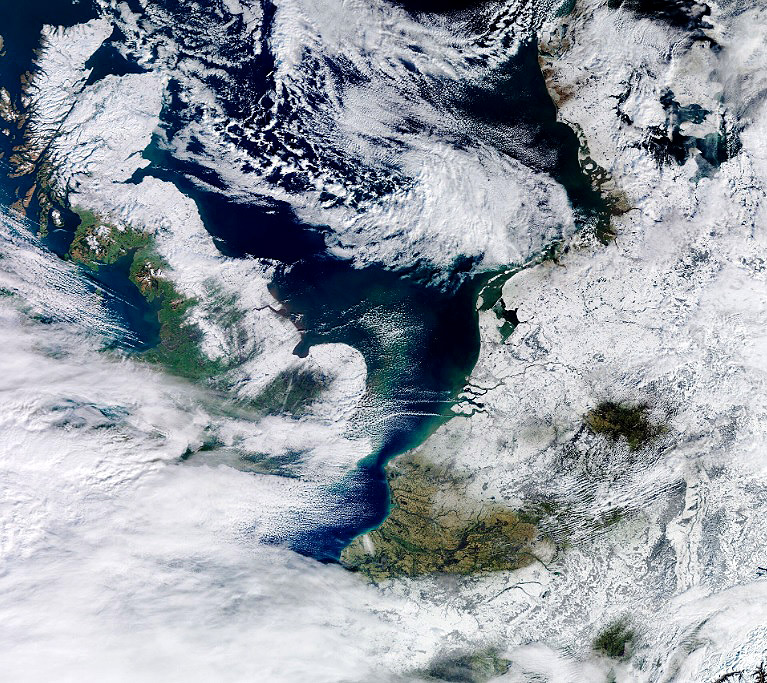 O satlite Sentinel-3 carrega quatro sensores e faz parte do programa europeu de monitoramento ambiental Copernicus. A imagem mostra a cobertura de neve sobre a Holanda, norte da Frana, Blgica, Luxemburgo, Dinamarca, parte do Reino Unido e da Alemanha no dia 11 de fevereiro. Crdito: Copernicus Sentinel-3/ESA  