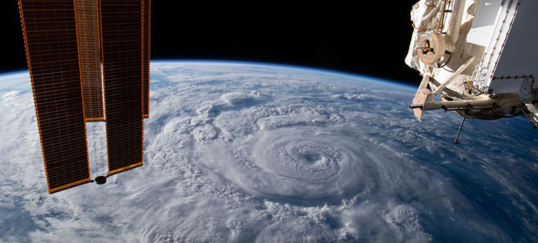 O arrasador furaco Laura, que fez parte da temporada 2020, visto direto da Estao Espacial Internacional. Crdito: NASA/NOAA.  