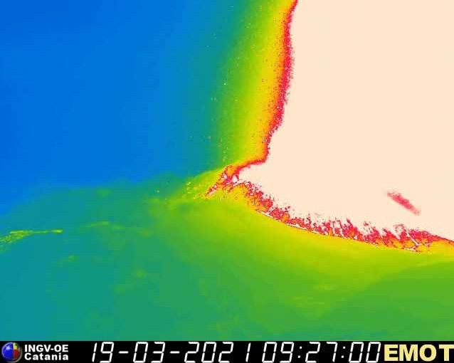 Imagem trmica do dcimo quinto paroxismo do vulco Etna na sexta-feira, 19 de maro. Crdito: INGV.