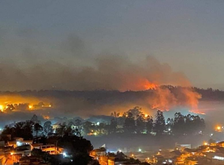 Incndio no Parque Estadual Juquery se alastrou neste domingo, dia 22. Crdito: Divulgao Prefeitura de Franco da Rocha 