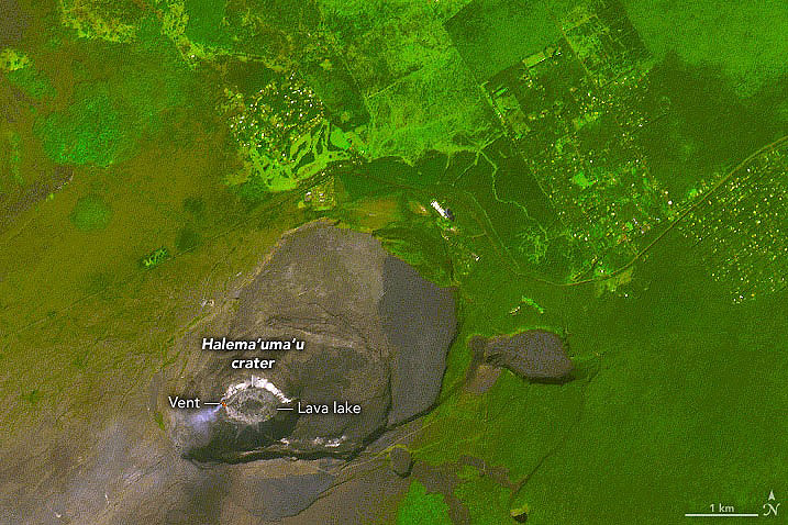 Imagem do satlite Terra mostra a transformao do lago no interior da cratera Halemaumau em 28 de dezembro. Crdito: NASA.