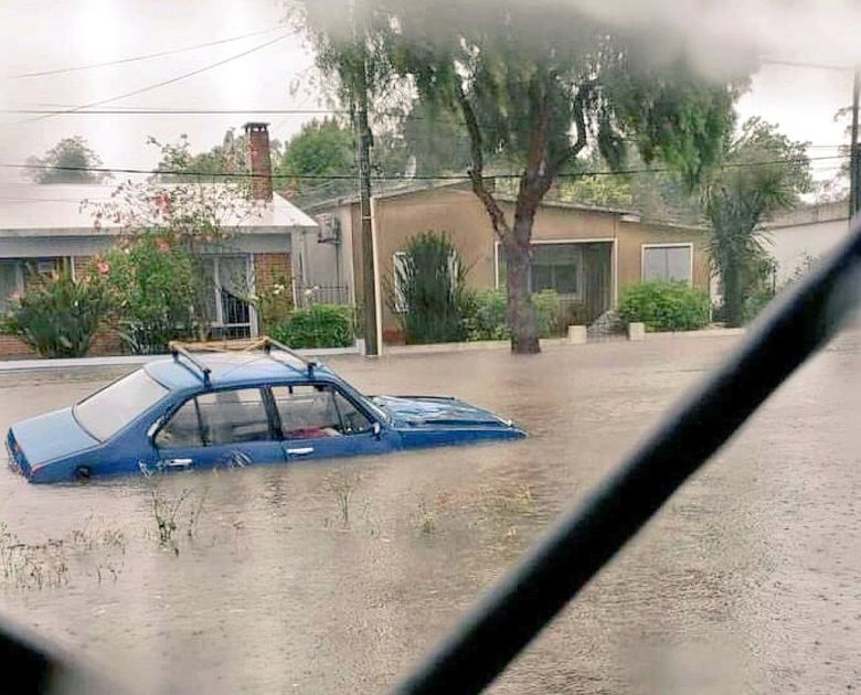 Inundao no Departamento Rocha, no leste do Uruguai, registrada por morador da regio no dia 28. Crdito: Imagem divulgada pelo twitter @milenium 7