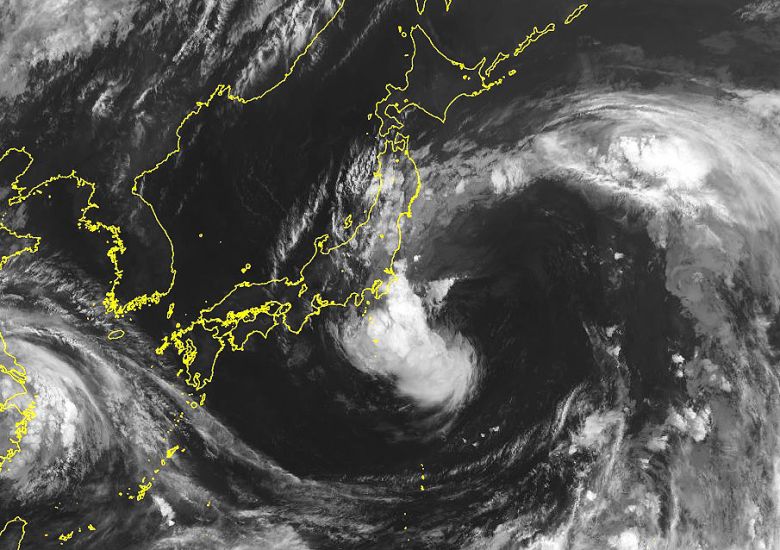 Imagem do satlite Himawari mostra a tempestade tropical Nepartak perto da costa do Japo. Ventos se intensificam e alteram algumas provas olmpicas ao ar livre. Crdito: JMA 