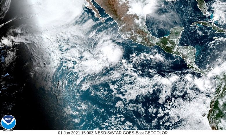Imagem de satlite mostra a tempestade tropical Blanca atuando ao sul da Baixa Califrnia nesta tera-feira, dia primeiro de junho. Crdito: GOES-East NOAA