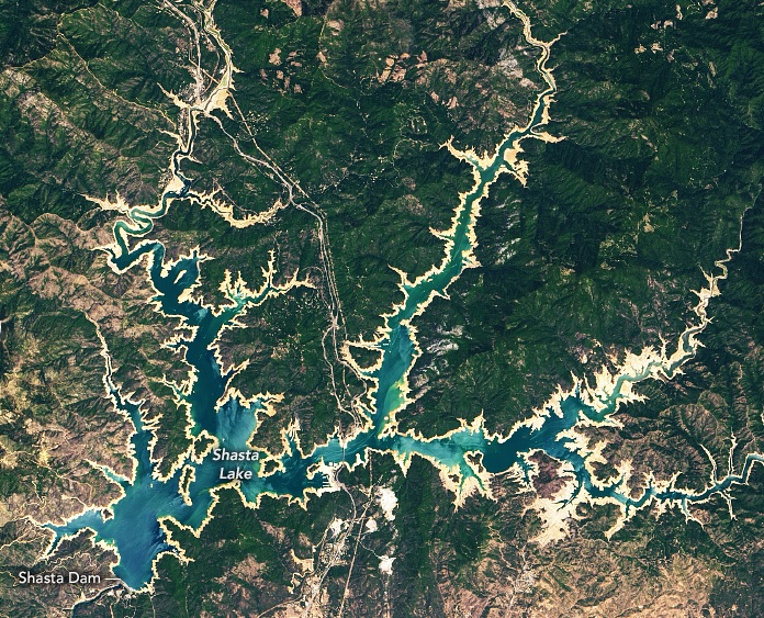 Imagem de satlite mostra o reservatrio Shasta Lake em 16 de junho de 2021. Crdito: NASA 