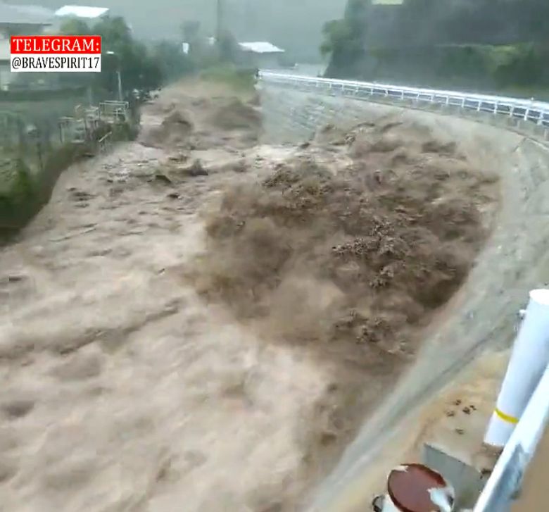 Tufo Nanmadol provocou graves inundaes em diversas provncias de Kyushu no domingo. Crdito: Imagens postadas em redes sociais. 