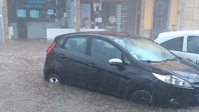 Alagamento em Algarve registrado no domingo, dia 20, quando a chuva forte atingiu o centro e o sul de Portugal. Crdito: Divulgao twitter @meteoestrela