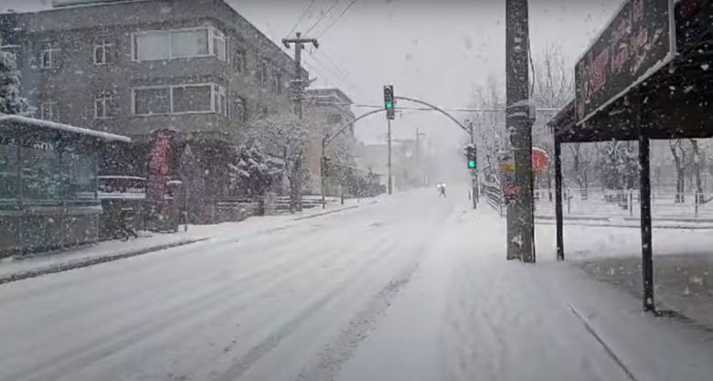Nevascas vm atingindo fortemente a Turquia desde a semana passada. Crdito: Imagem de Istambul/Reproduo Youtube/Meteored