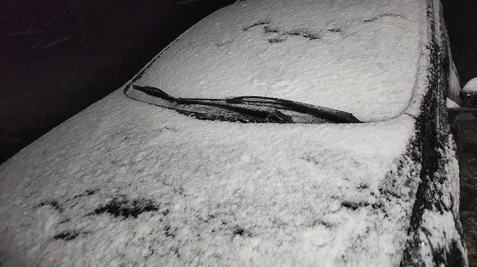 A neve em So Joaquim, na serra catarinense, chegou a cobrir os carros no evento de maio de 2022. Crdito: Divulgao So Joaquim online 