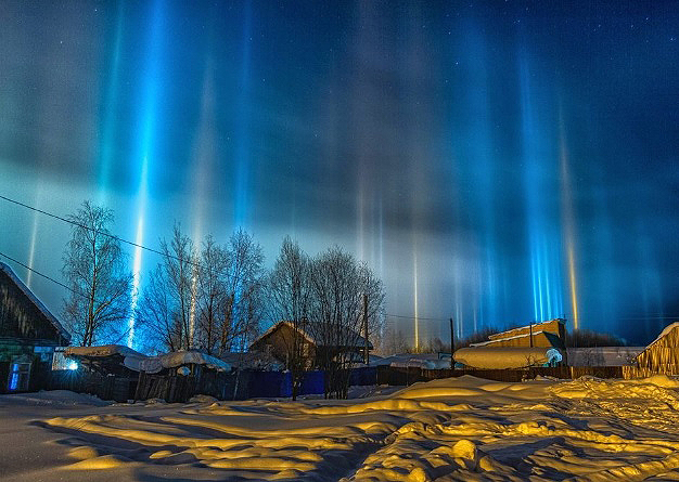 Pilares de luz em Baikalsk surgem no dia 4 de fevereiro. Crdito: Divulgao @schrodi/Instragam<BR>