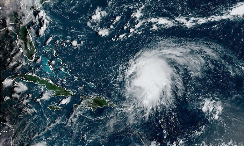 Imagem de satlite mostra a tempestade tropical Earl ao norte do Caribe, prxima a Porto Rico, no dia 5 de setembro. Crdito: NOAA
