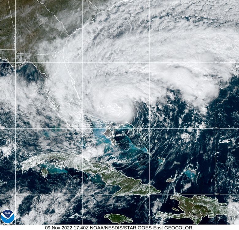 Imagem de satlite mostra a tempestade tropical Nicole sobre o noroeste das Bahamas j prxima  Flrida, dia 9 de novembro. Crdito: NOAA/Goes-East 
