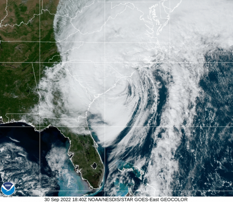 Imagem de satlite mostra o furaco Ian prximo  costa da Carolina do Sul esta sexta-feira, dia 30. Crdito: NOAA