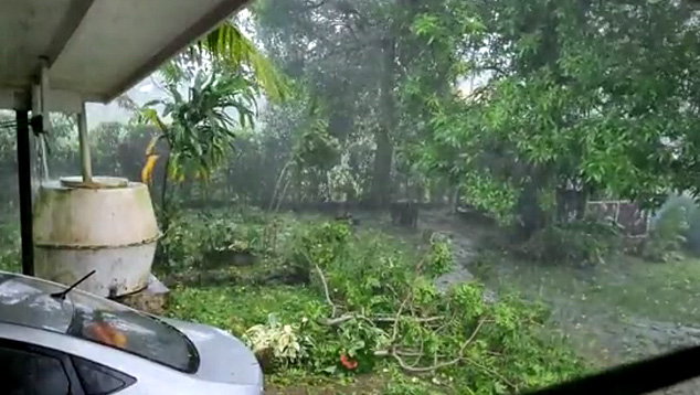 Ventos arrasadores atingiram Port Vila, capital de Vanuatu, durante a aproximao do ciclone Judy. Crdito: Imagem divulga pelo twitter @dailypostdan