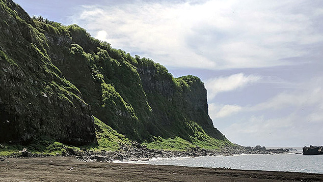 Imagem ilustrativa de parte da ilha formada em Tonga, aps erupo do vulco submarino Hunga Tonga-Hunga Haapai. Crdito: Divulgao NASA/earthobservatory