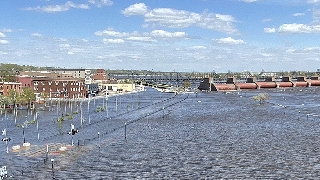 Inundao em Rock Island, em Illinois, onde o nvel do rio Mississippi chegou a 6,5 metros esta semana. Crdito: Divulgao pelo twitter @KyleKielWX