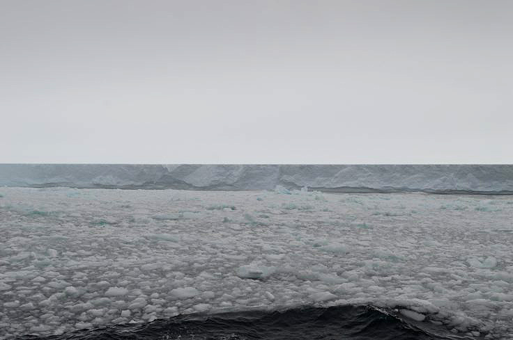 Iceberg A76A esteve muito prximo da embarcao de pesquisa RRS Discovery. Crdito: Chris Auckland/BAS 