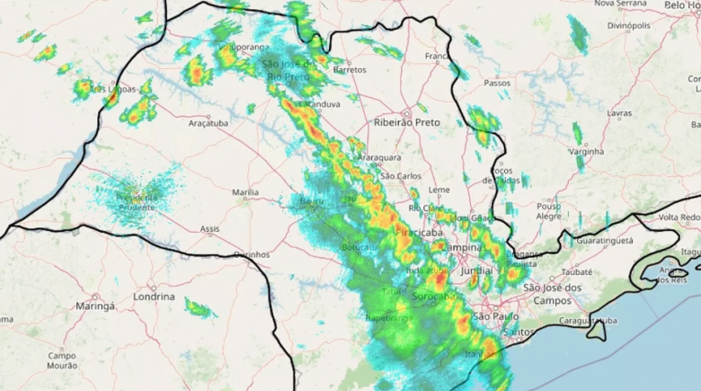 Radar meteorolgico detectou a grande linha de instabilidade e suas reas de chuva forte sobre So Paulo na tarde do dia 3 de novembro. Crdito: IPMET/Unesp  