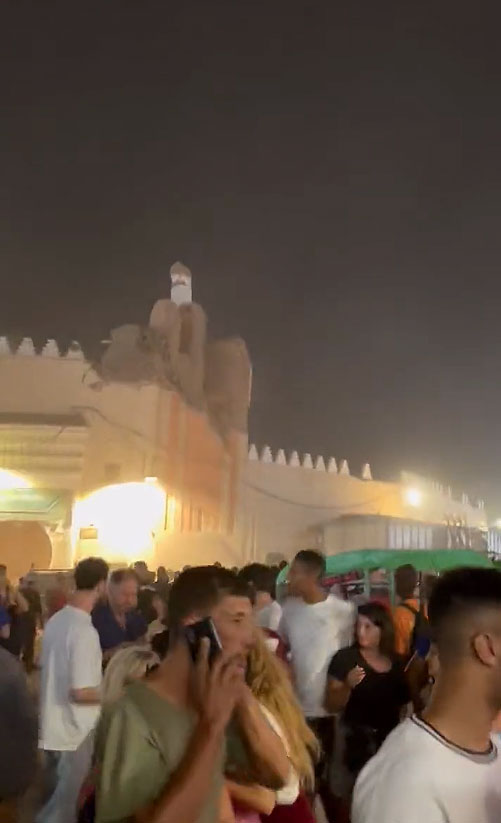 Pessoas correram assustadas para as ruas durante o forte sismo que atingiu o Marrocos na noite do dia 8. Crdito: reproduo redes sociais, @joanbilbao93 