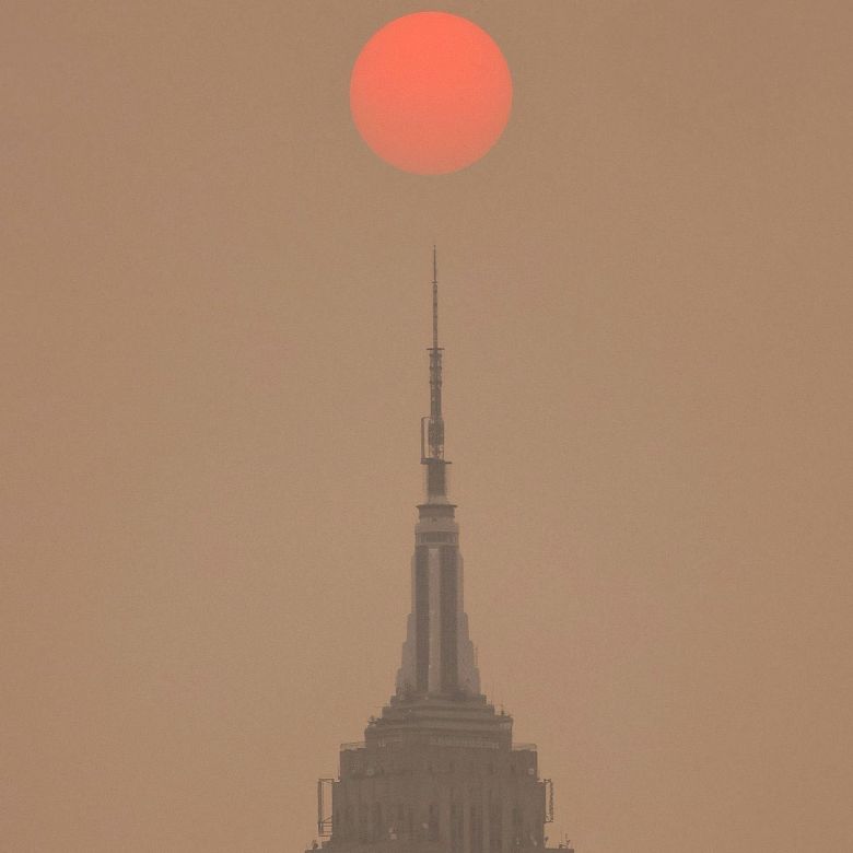 Empire State Building em meio  nvoa de poulio, que atingiu nveis crticos dia 6 de junho. Crdito Divulgao via twitter @EmpireStateBldg