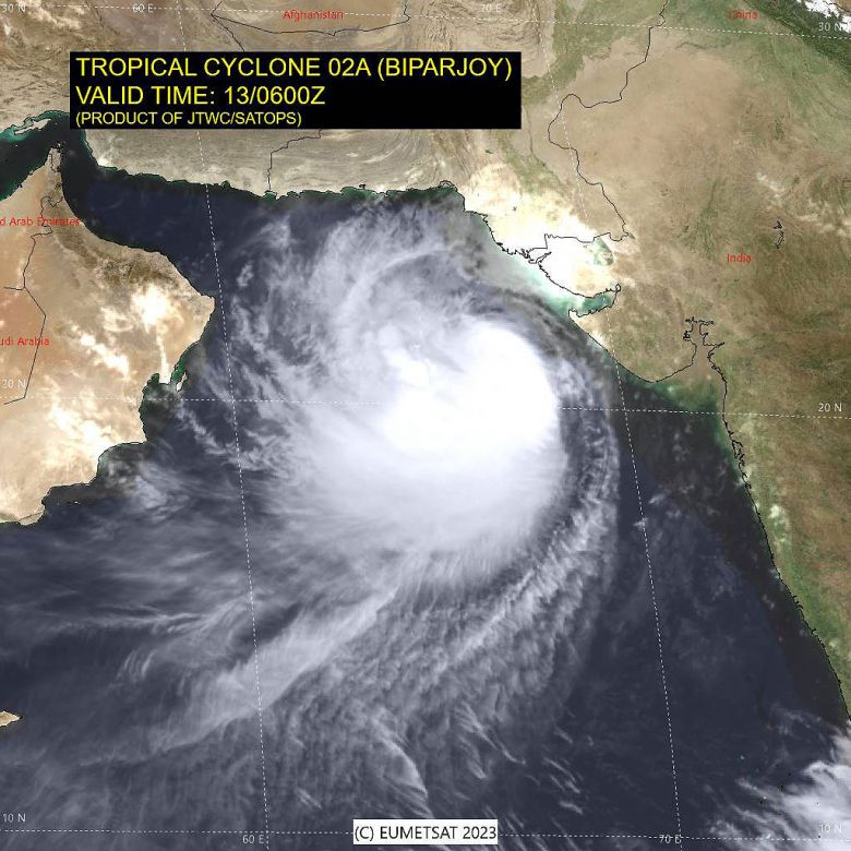 Imagem de satlite mostra o grande ciclone Biparjoy sobre o Mar da Arbia, se aproximando da costa da ndia e do Paquisto dia 13. Crdito: JTWC/SATOPS
