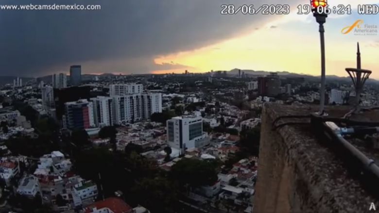 Vista panormica em Guadalajara, em Jalisco, no entardecer do dia 28. Crdito: Divulgao via twitter @webcamsdemexico