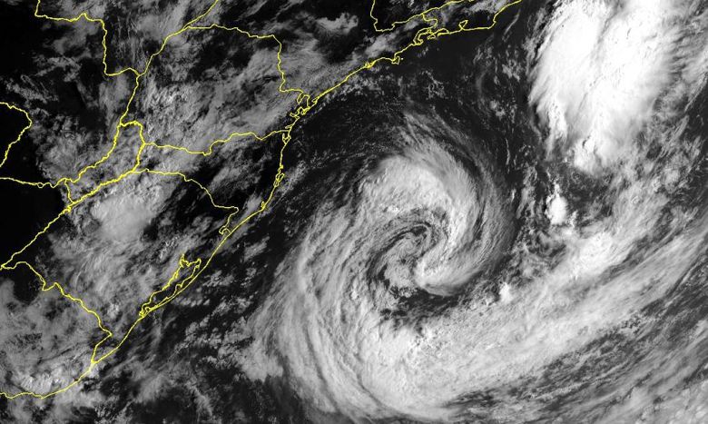 Imagem de satlite mostra a tempestade tropical Akar, ao largo do Sul do Brasil, na manh de 19 de fevereiro de 2024. Crdito: GOES-East/NOAA