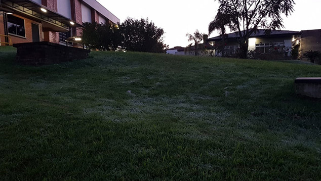 Imagem de divulga��o jornal Gazeta online. Geada reportada por internauta na regi�o do Vale do Rio Pardo, RS, nesta quinta-feira. 