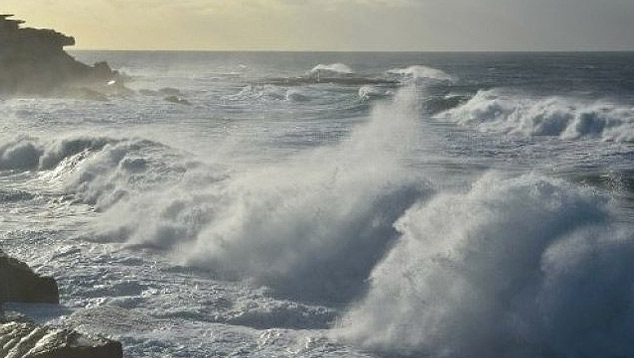 Defesa Civil alerta para ondas de até 3 metros no litoral de Santa Catarina. Foto ilustrativa, divulgada pelo portal AHora. 