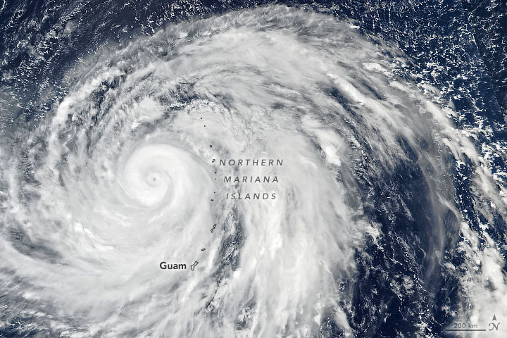 Super tufão Hagibis passou pela região das ilhas Marianas, no mar das Filipinas, no começo da semana. Crédito: NASA.