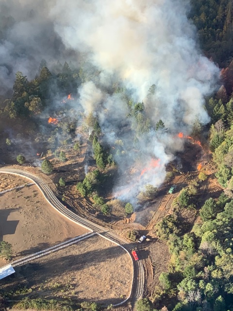 Incêndio em Kincade ainda está ativo e 80% já foi controlado. Crédito: Divulgação pelo twitter do Laboratório de Pesquisa de Clima de Incêndio da Universidade Estadual de San Jorge. 