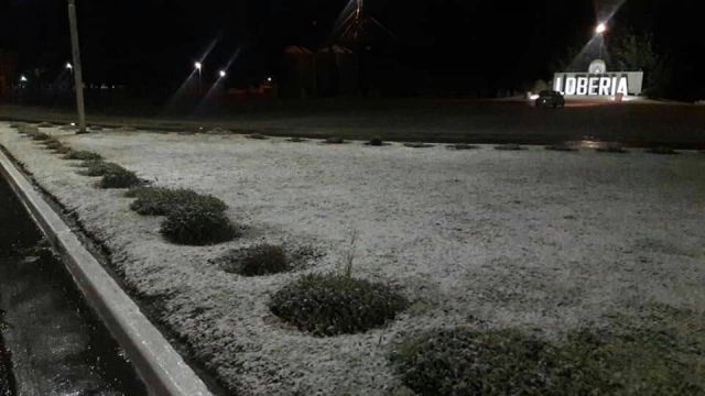 Foto: Nevasca em Lobera, na provncia de Buenos Aires. Divulgao twitter @Estacion bcp 