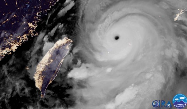 Super tufão Lekima avança rumo ao norte de Taiwan com ventos máximos sustentados de 234 km/h nesta quinta-feira. 