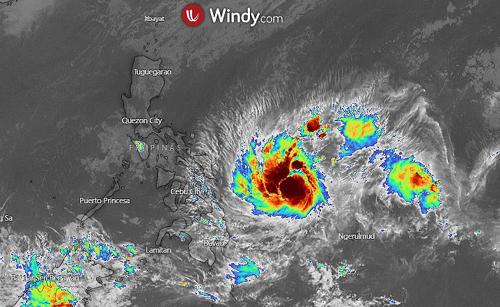 Imagem de sat�lite mostra a tempestade tropical Phanfone ao largo da costa leste das Filipinas. Phanfone deve evoluir para um tuf�o durante o Natal. Cr�dito da imagem: Windy. 