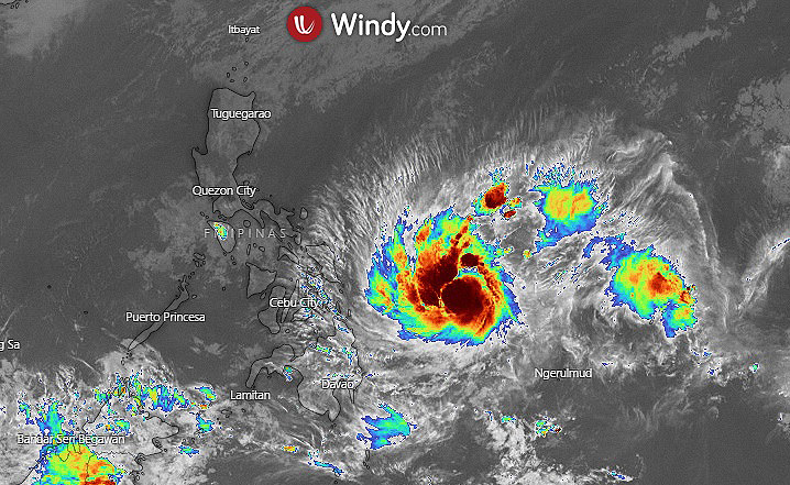 Imagem de satélite mostra a tempestade tropical Phanfone ao largo da costa leste das Filipinas. Phanfone deve evoluir para um tufão durante o Natal. Crédito da imagem: Windy. 